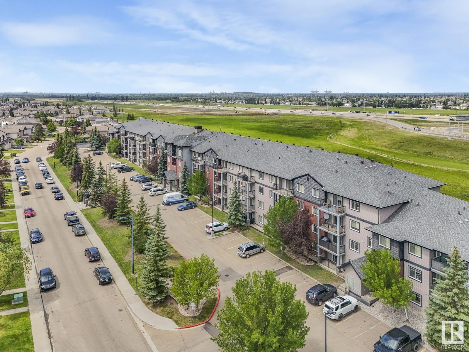 #209 646 MCALLISTER LO SW