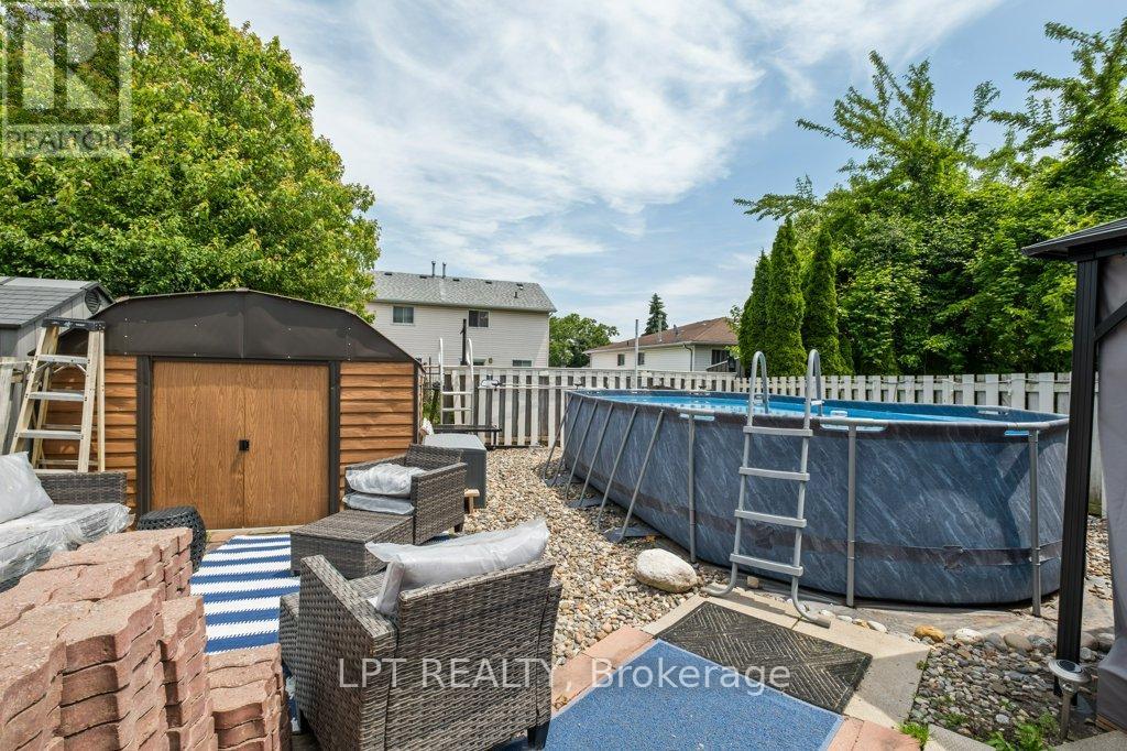 975 WARBURTON CRESCENT