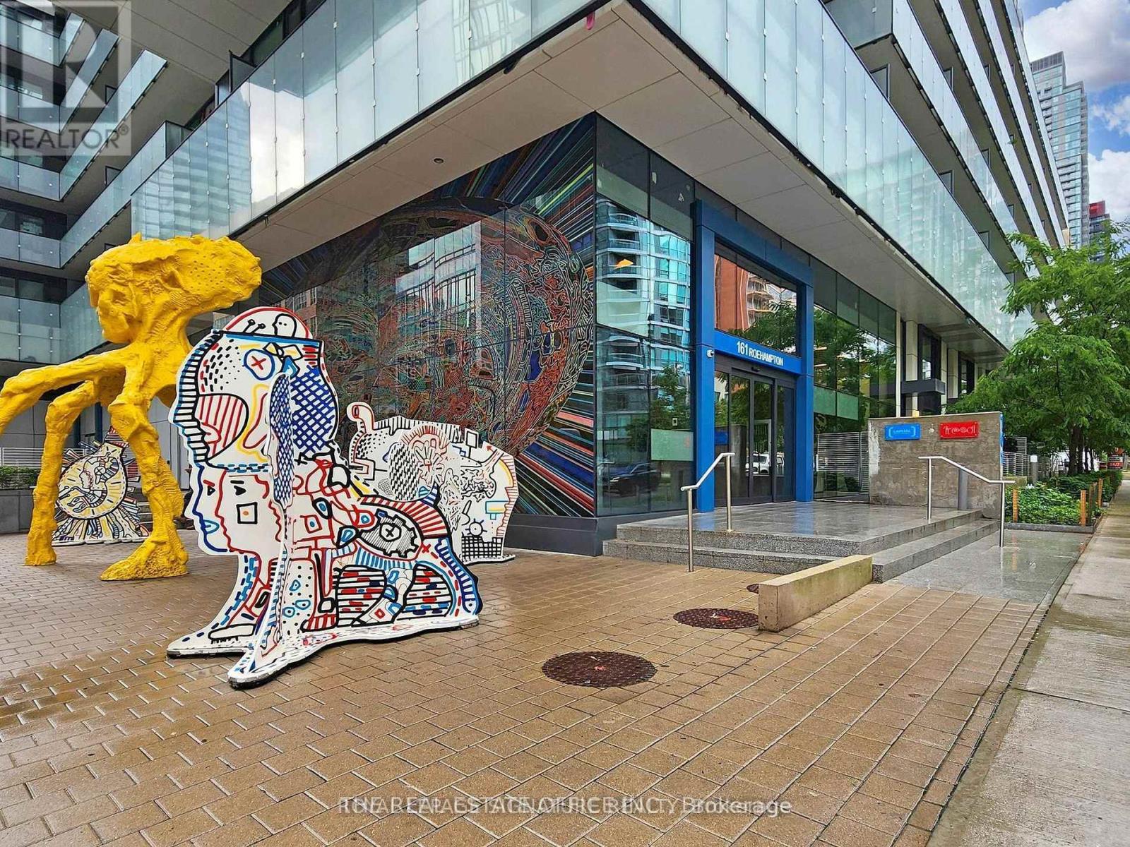 2113 - 161 ROEHAMPTON AVENUE W