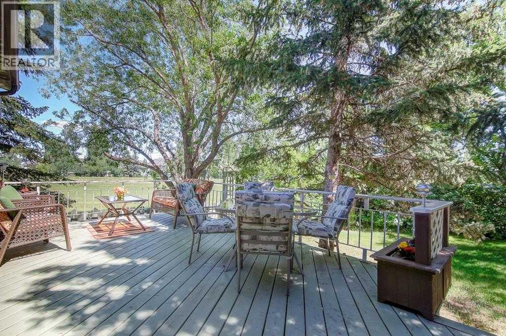 51 Parkwood Crescent