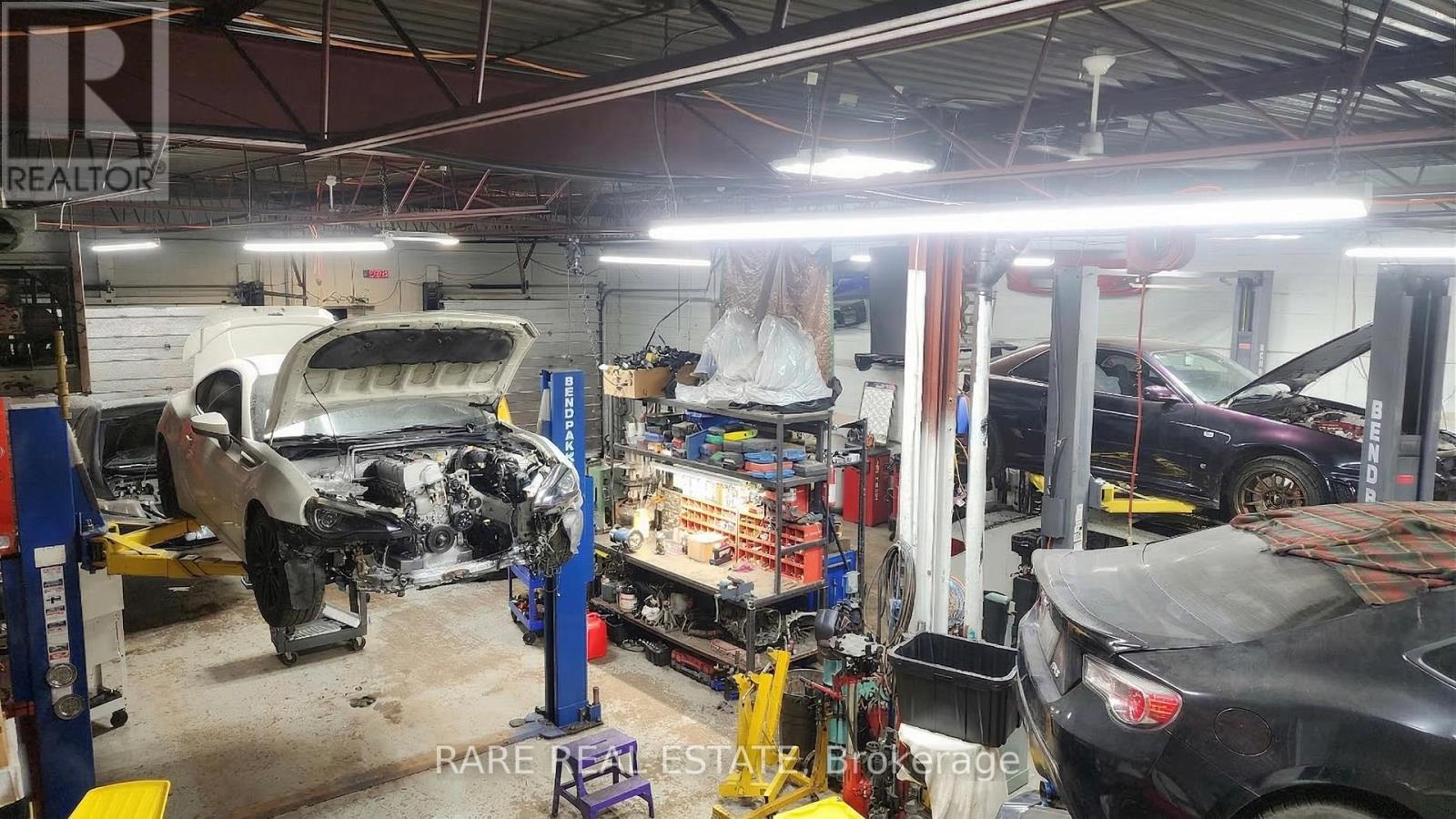 10-11 - 227 ADVANCE BOULEVARD