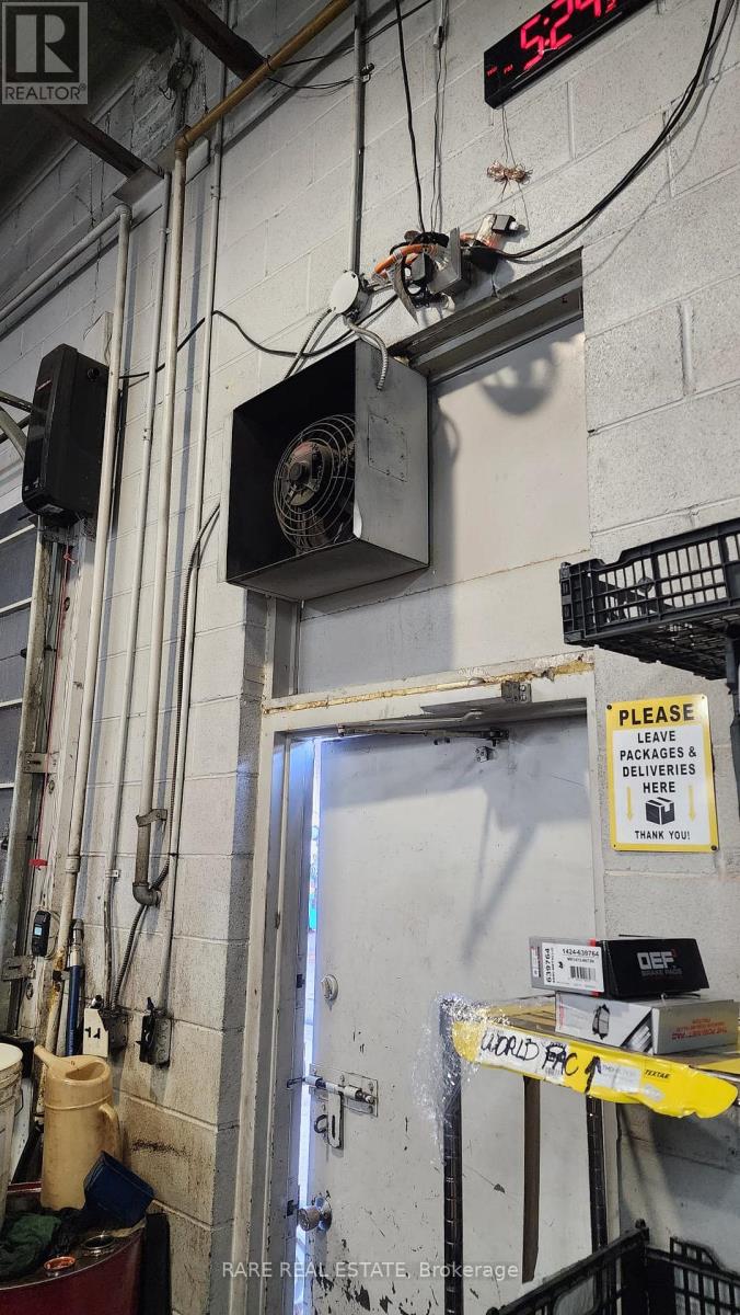 10-11 - 227 ADVANCE BOULEVARD