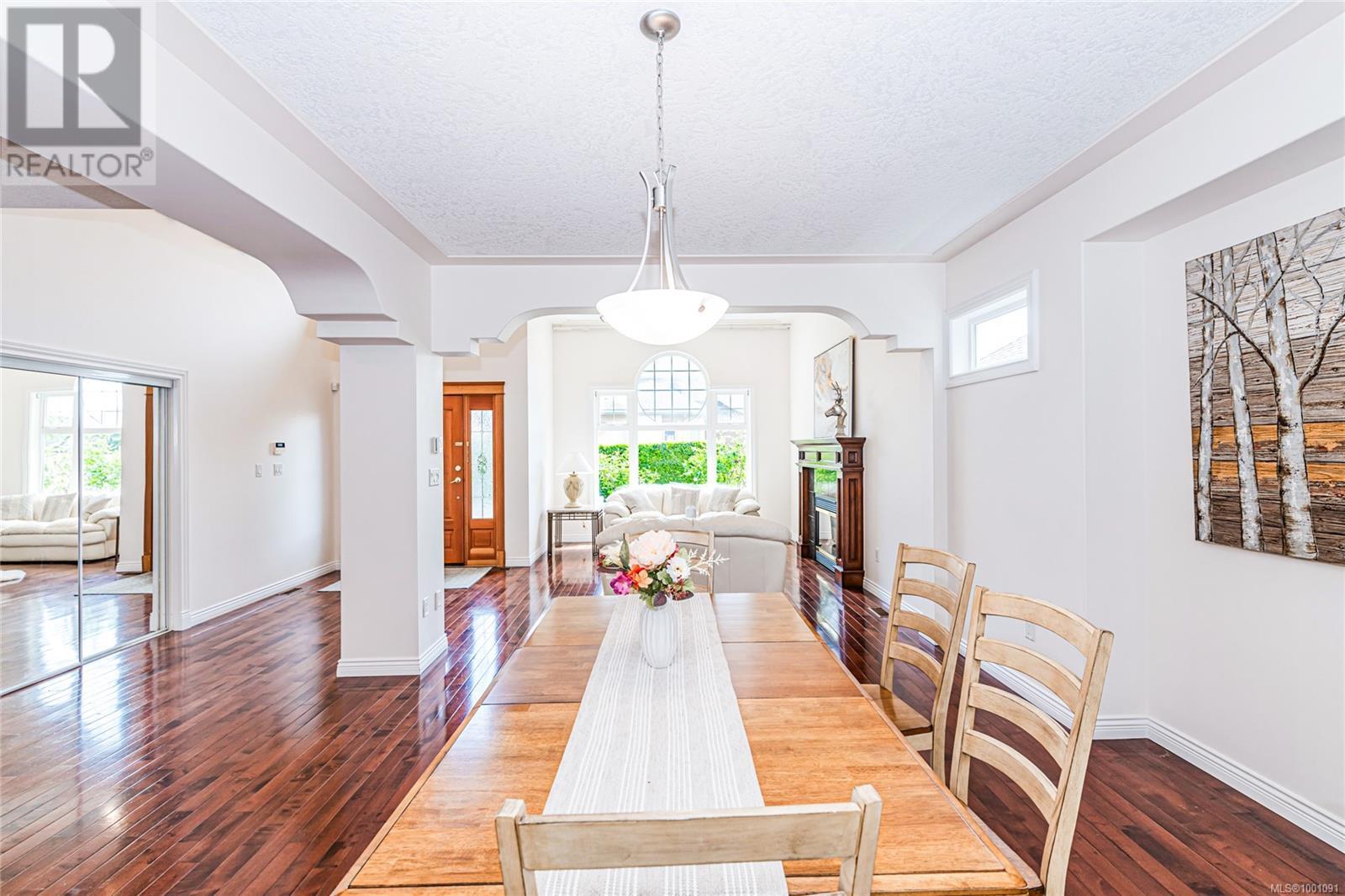 4252 Oakview Close