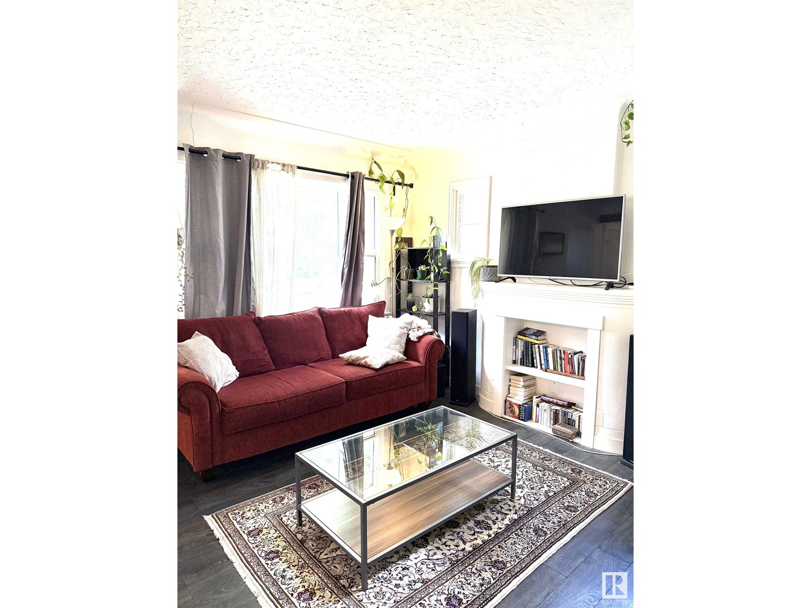 10915 67 AV NW