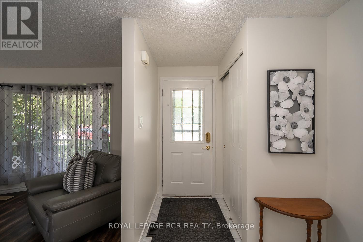 252 ELMWOOD CRESCENT