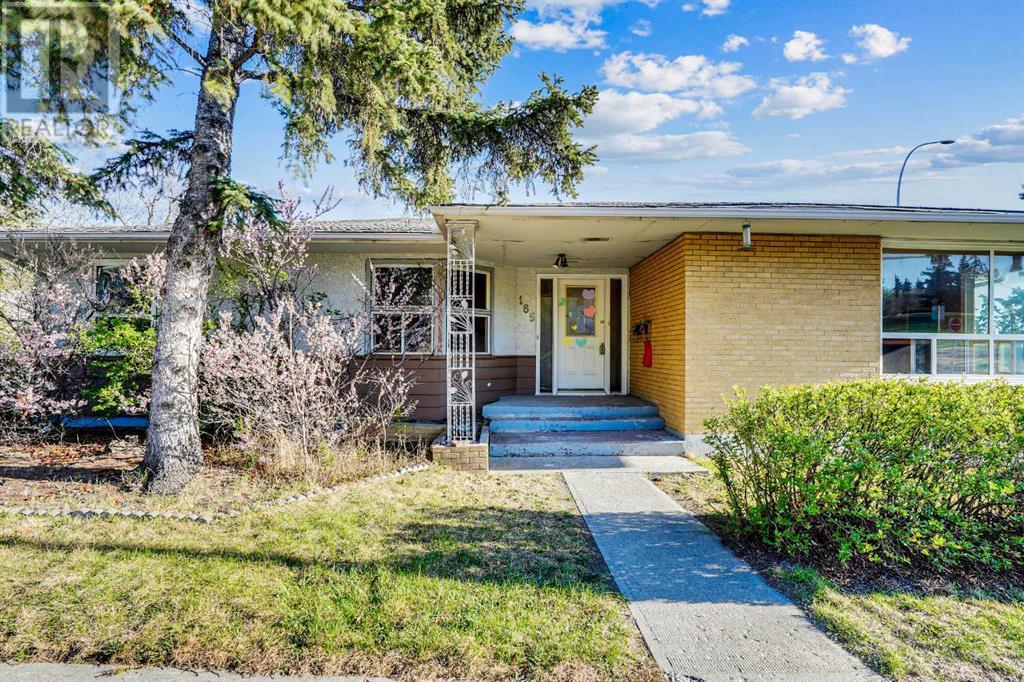185 Cornwallis Drive NW