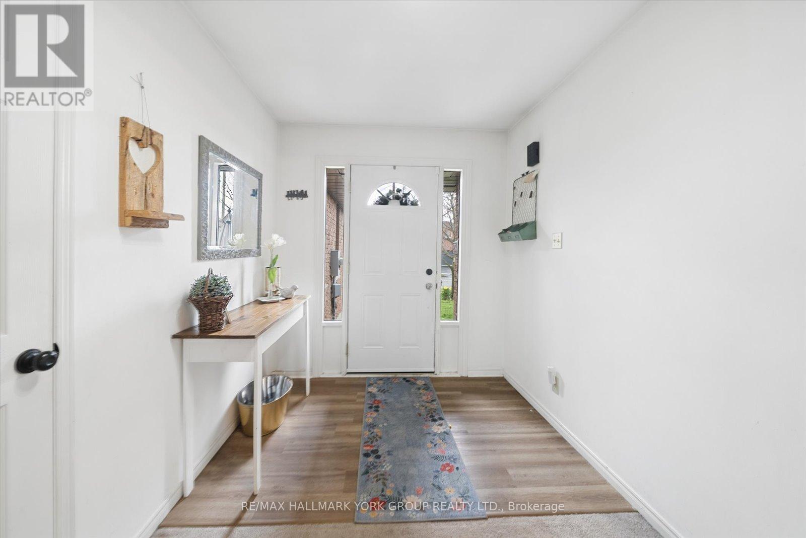 41 LAURENTIAN LANE