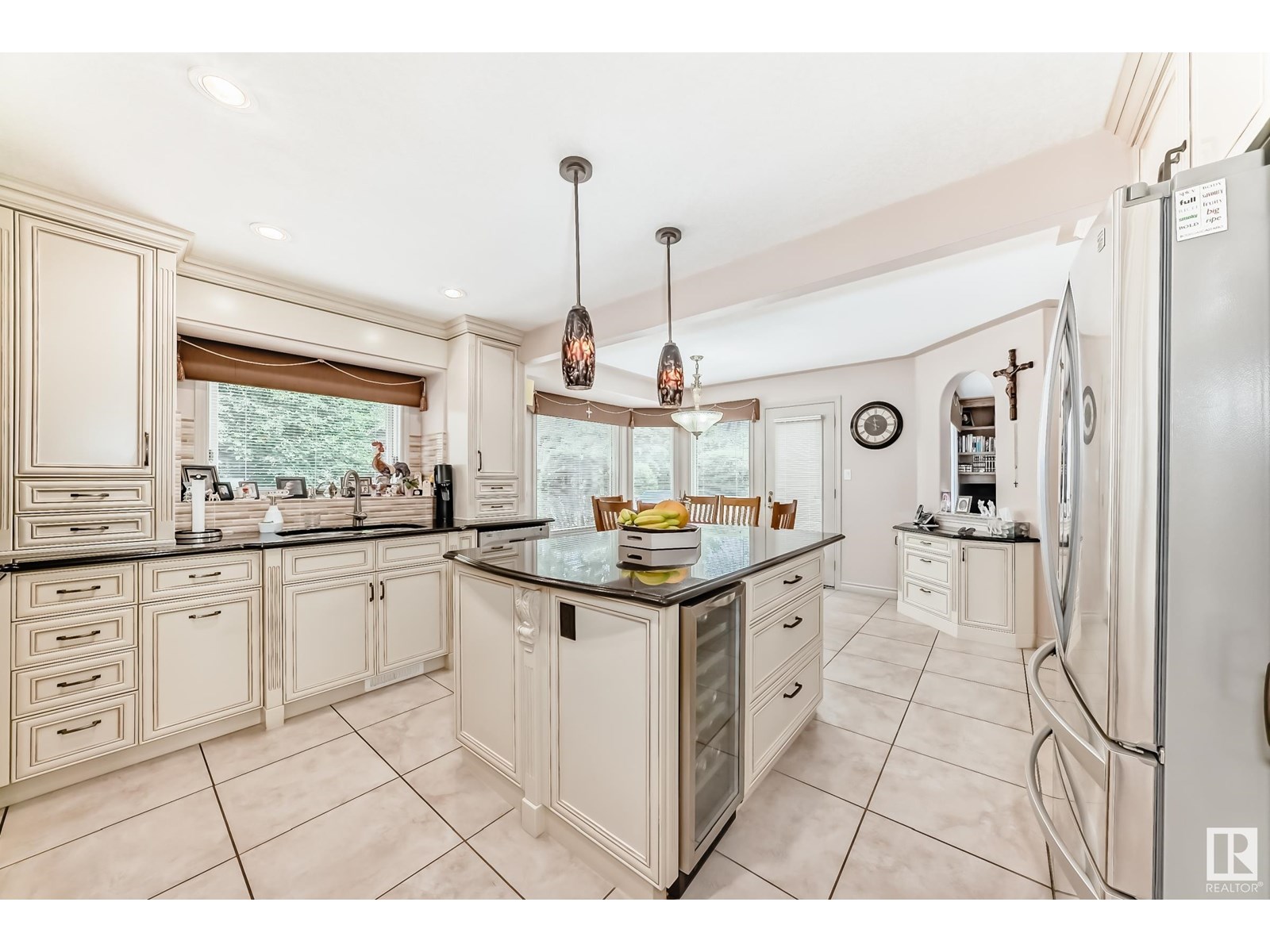 17416 53 AV NW