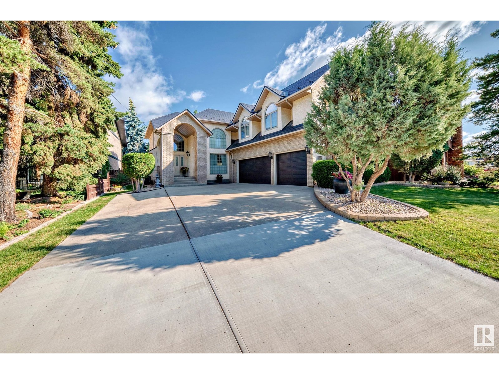 17416 53 AV NW