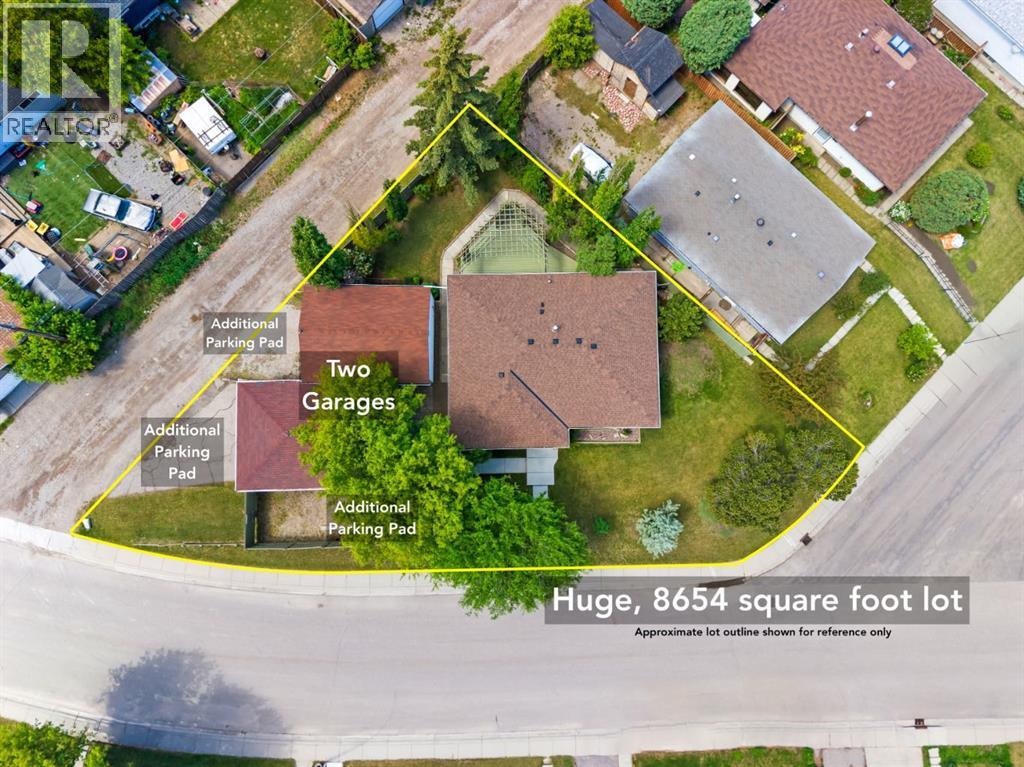 3243 Dover Crescent SE