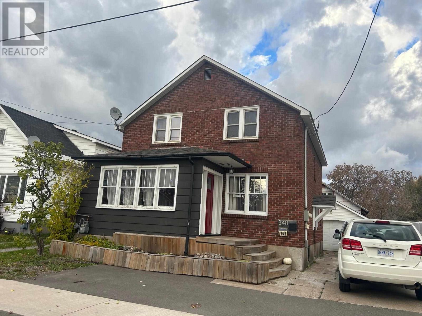 Photo 1 of 1 — 348 Sixth AVE, Sault Ste. Marie, ON P6C4L1