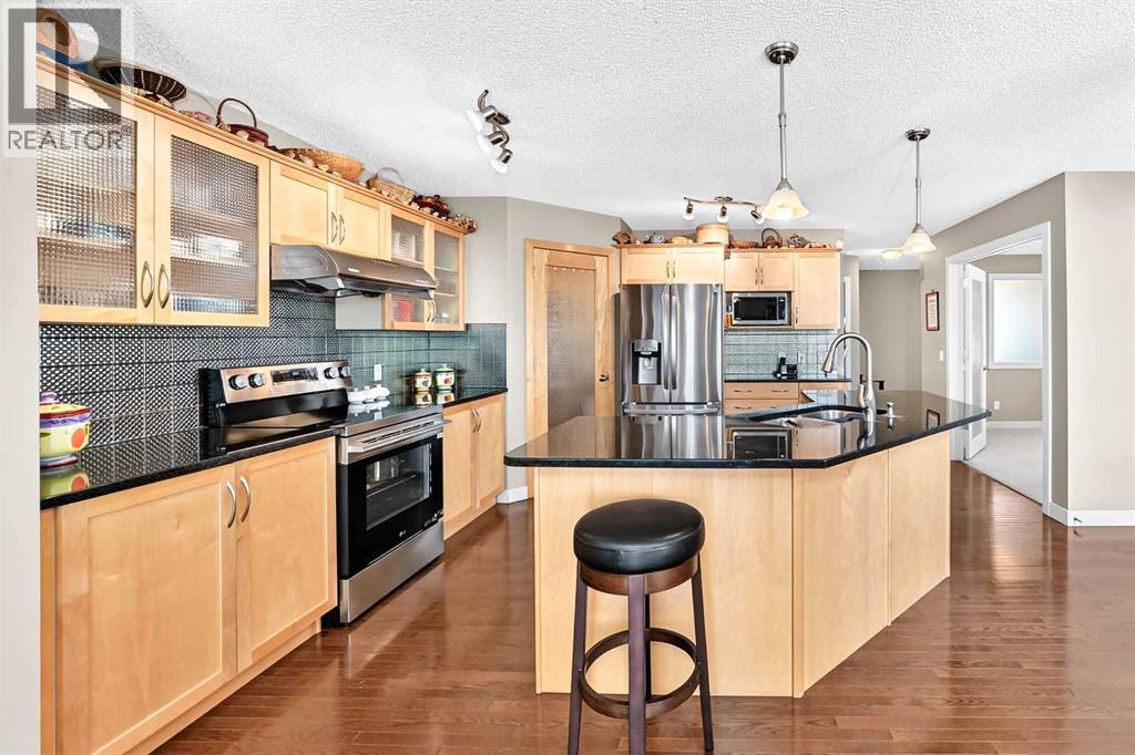 505 Kincora Bay NW