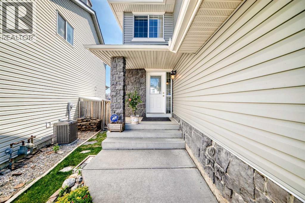 505 Kincora Bay NW