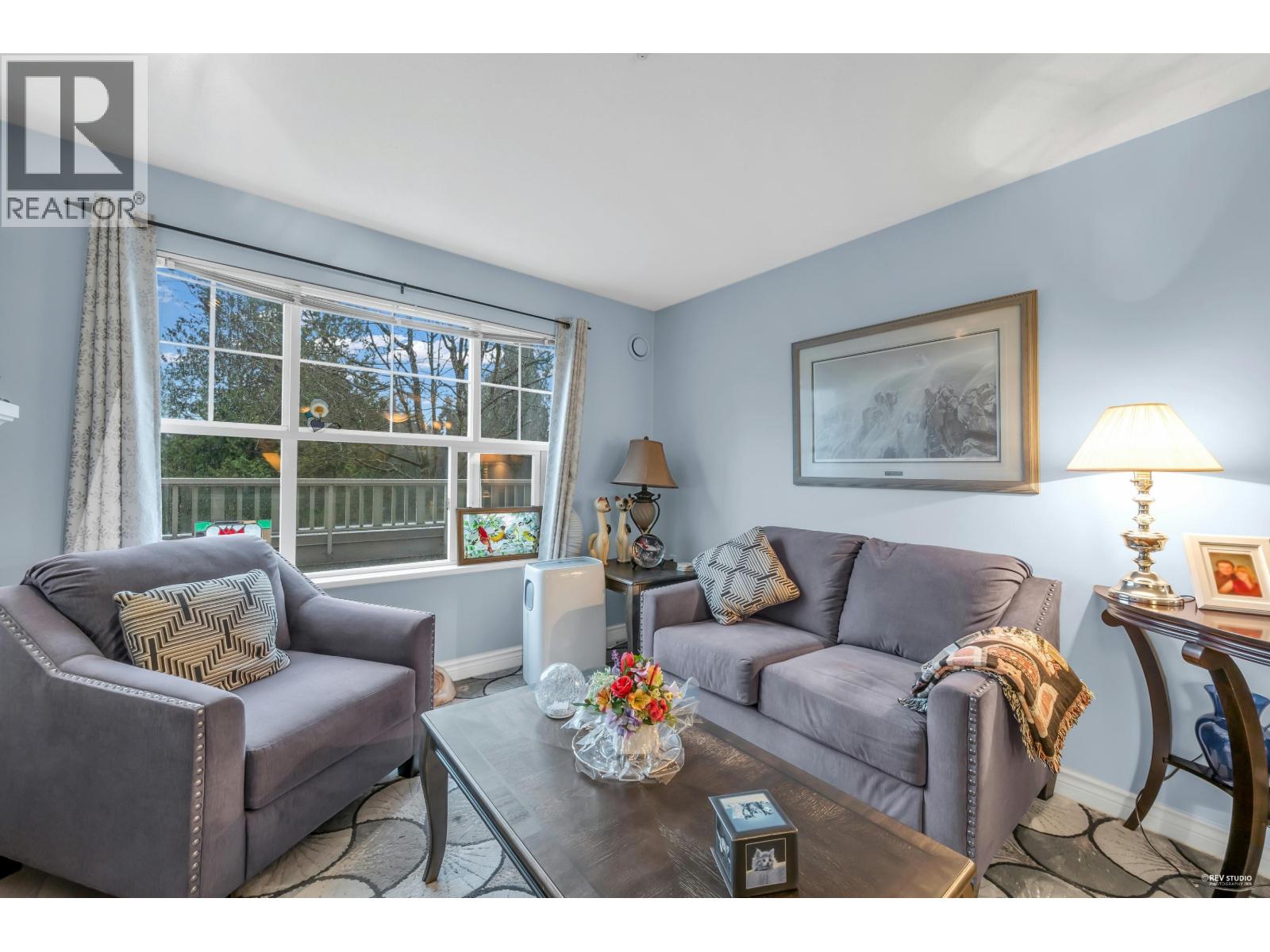 202 960 LYNN VALLEY ROAD