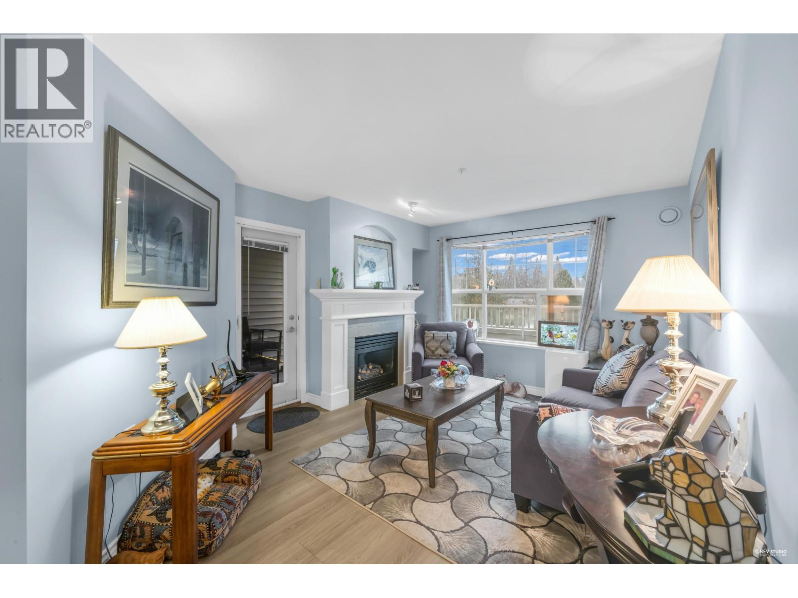 202 960 LYNN VALLEY ROAD