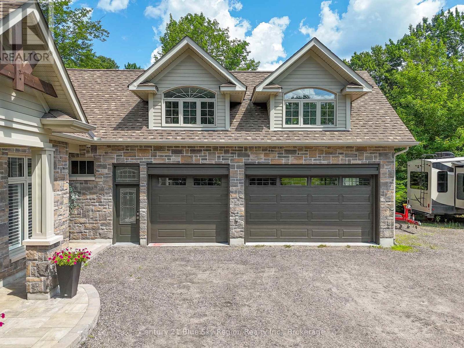 34 SUNRISE BAY DRIVE