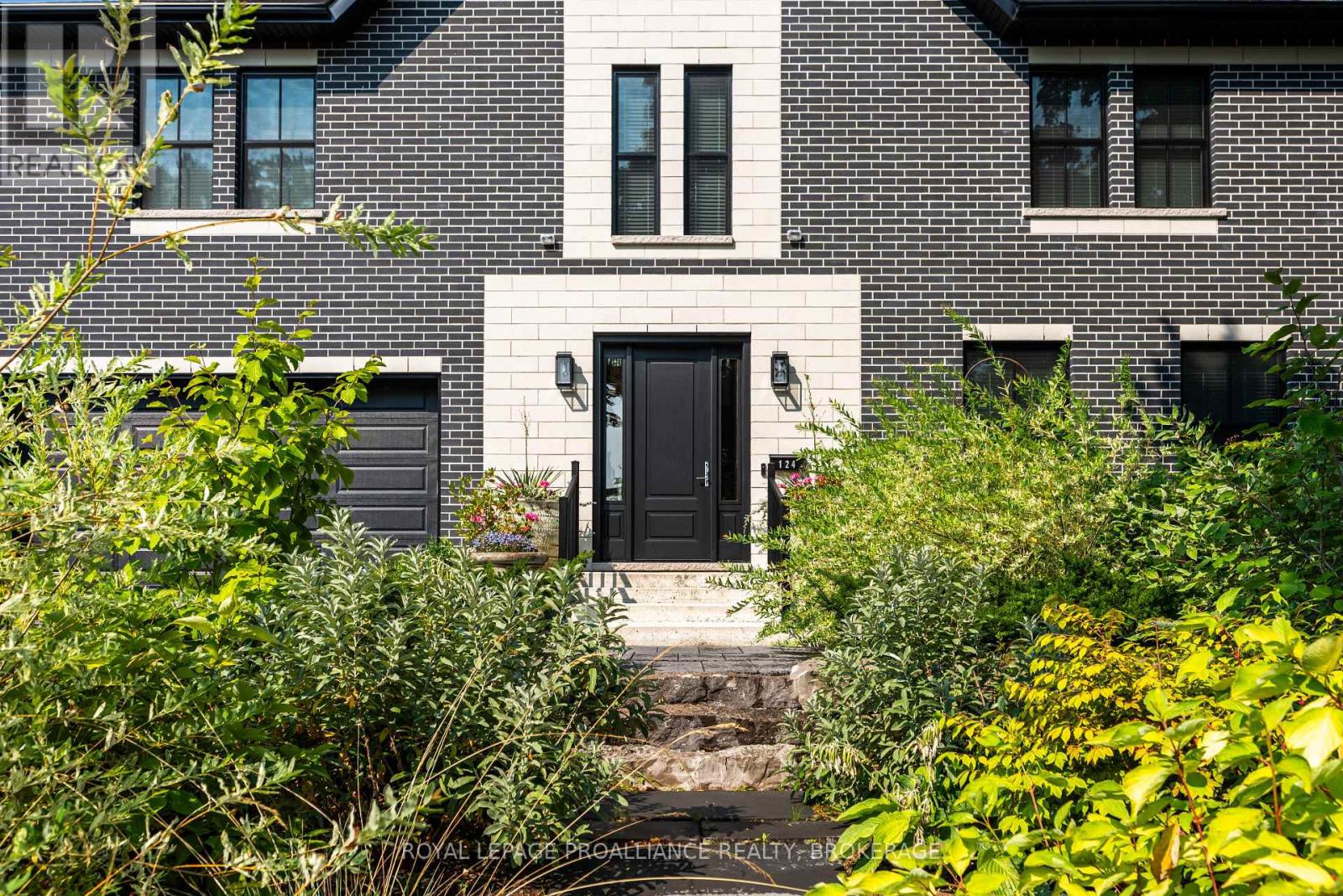 124 CHURCHILL CRESCENT