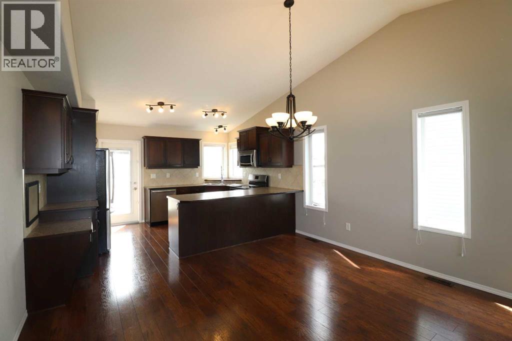 1664 Coalbanks Boulevard W