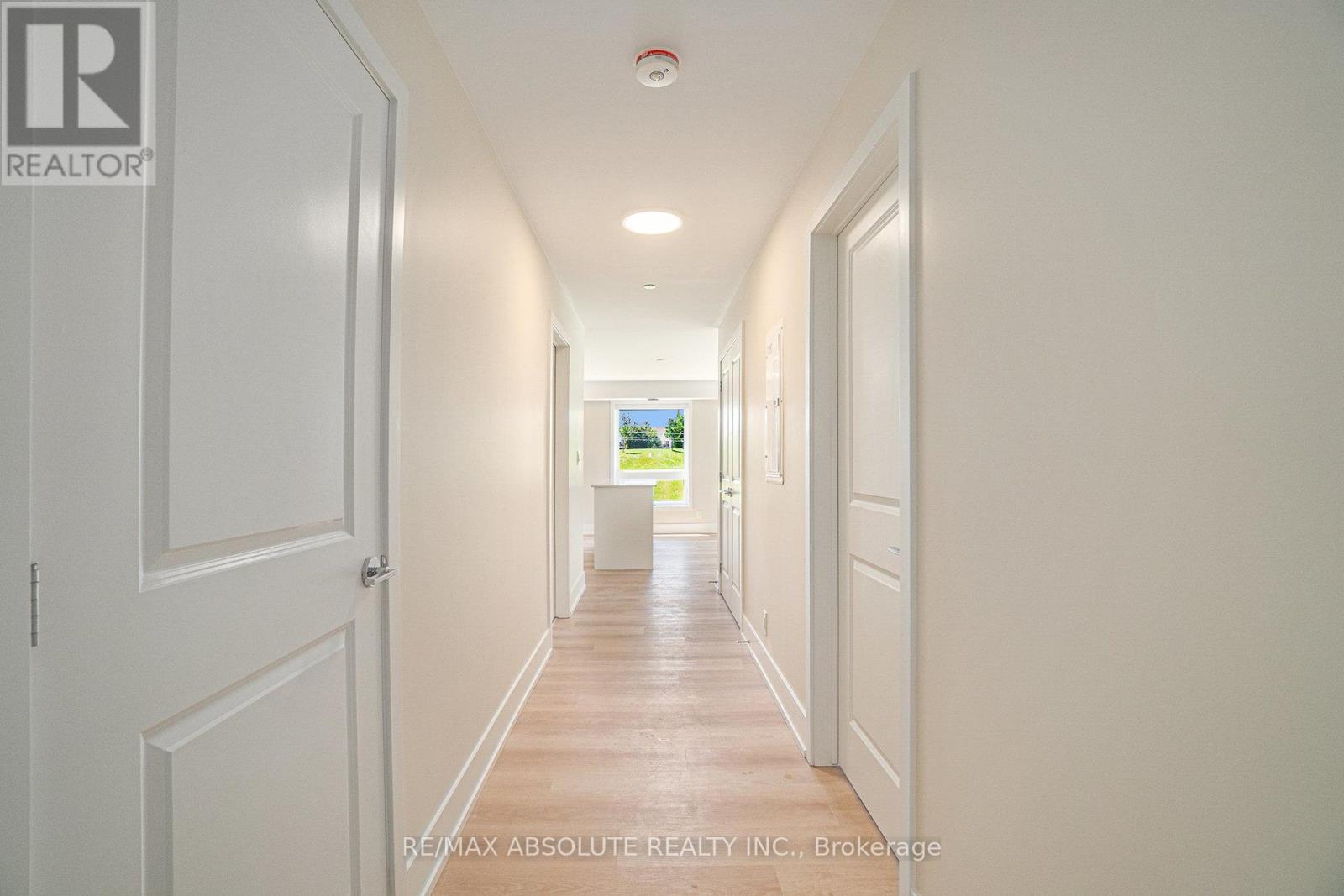 112 - 12 THOMAS STREET N