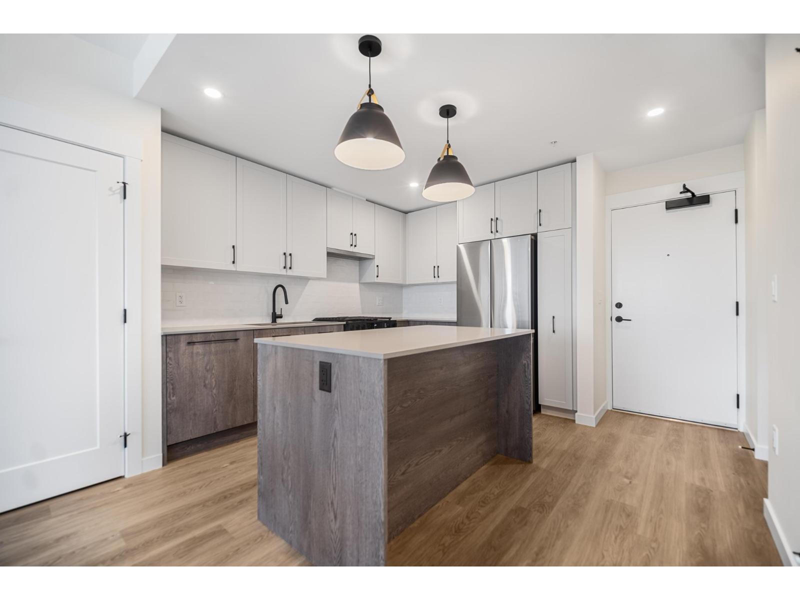 503 27215 ALDERGROVE TOWN CENTRE DRIVE