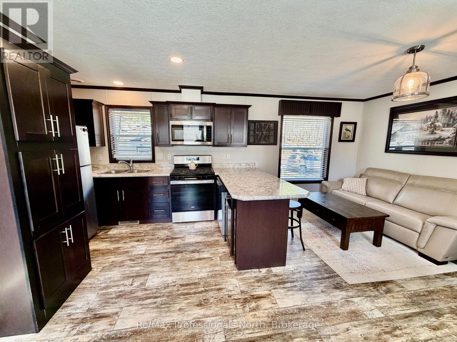 27 - 1007 RACOON ROAD