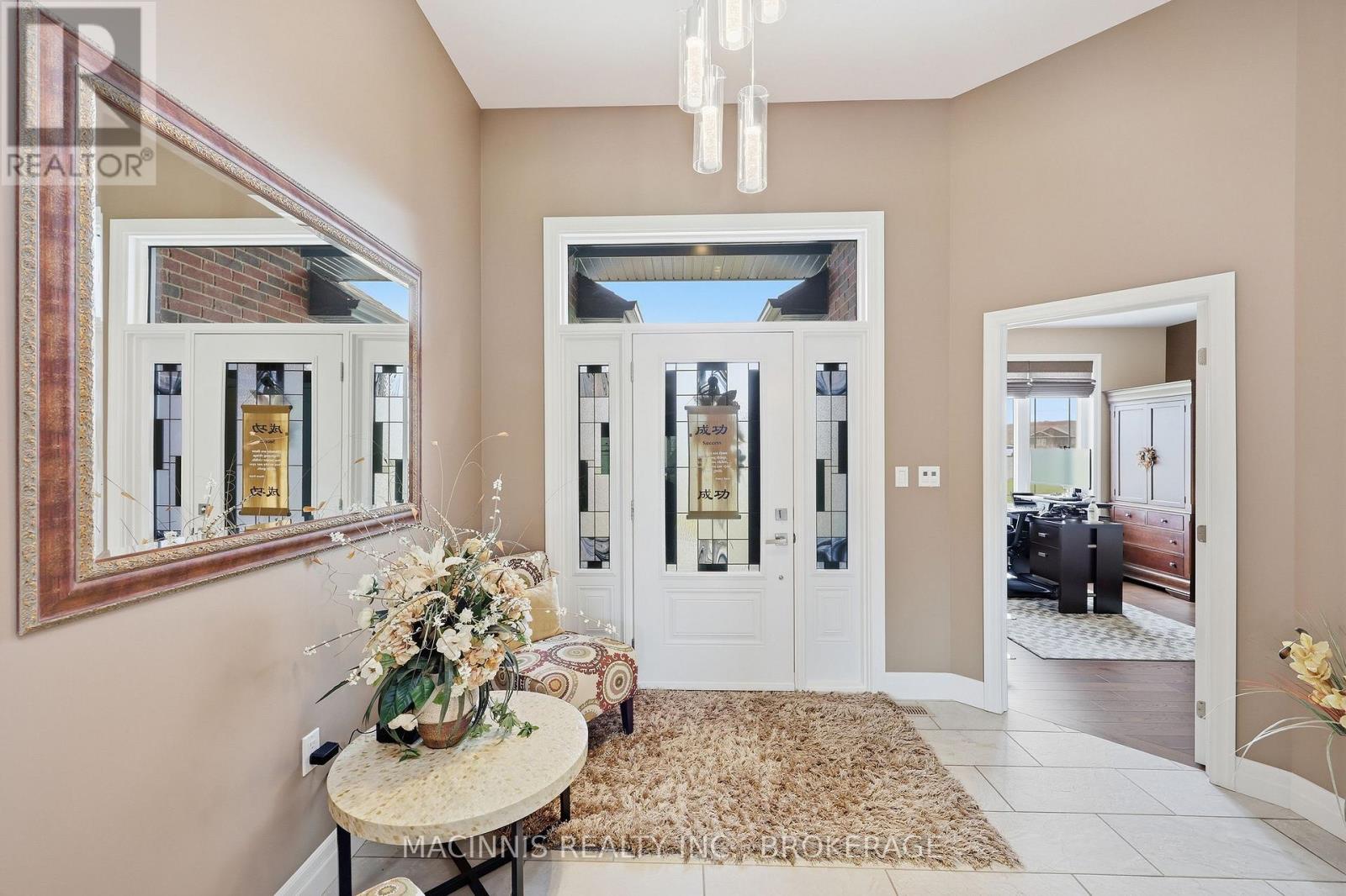 4 SANDSTONE COURT