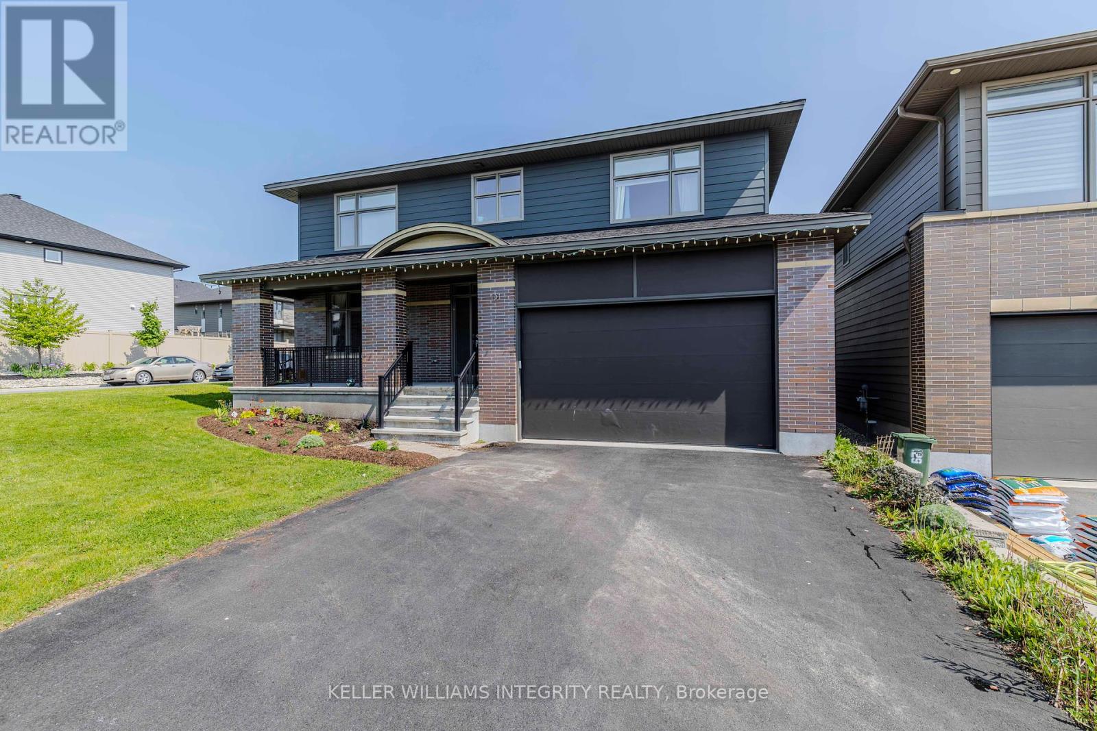 131 ESCARPMENT CRESCENT