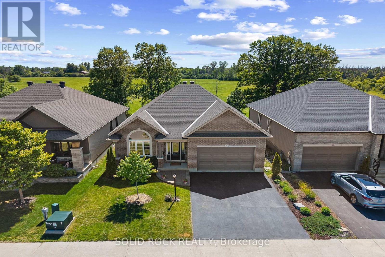 37 DULMAGE CRESCENT