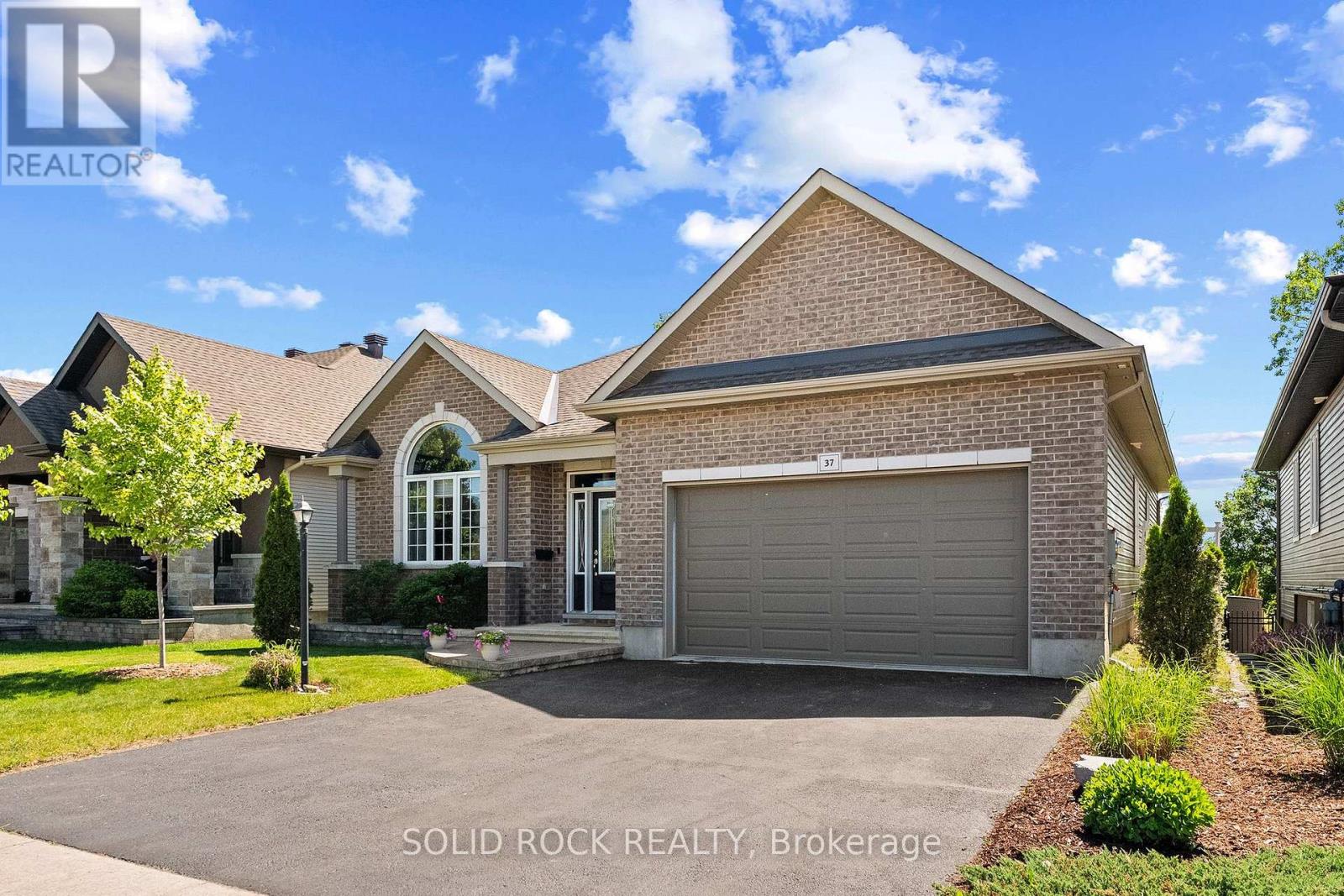 37 DULMAGE CRESCENT