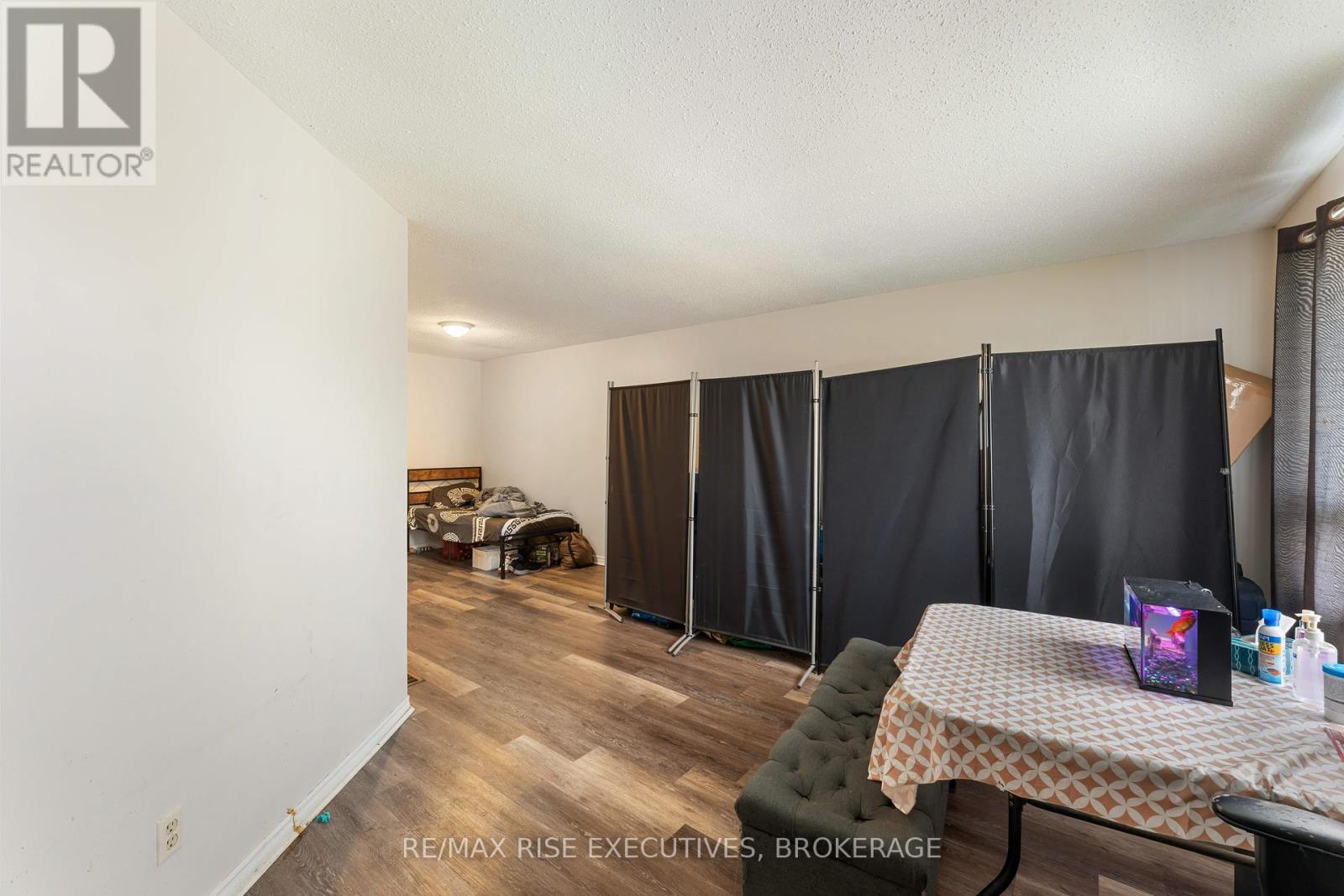 744 SELKIRK ROAD