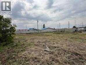 2535-2543 48 Avenue SE