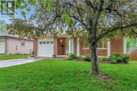 181 WHITE PINE Crescent Waterloo ON N2V1B3