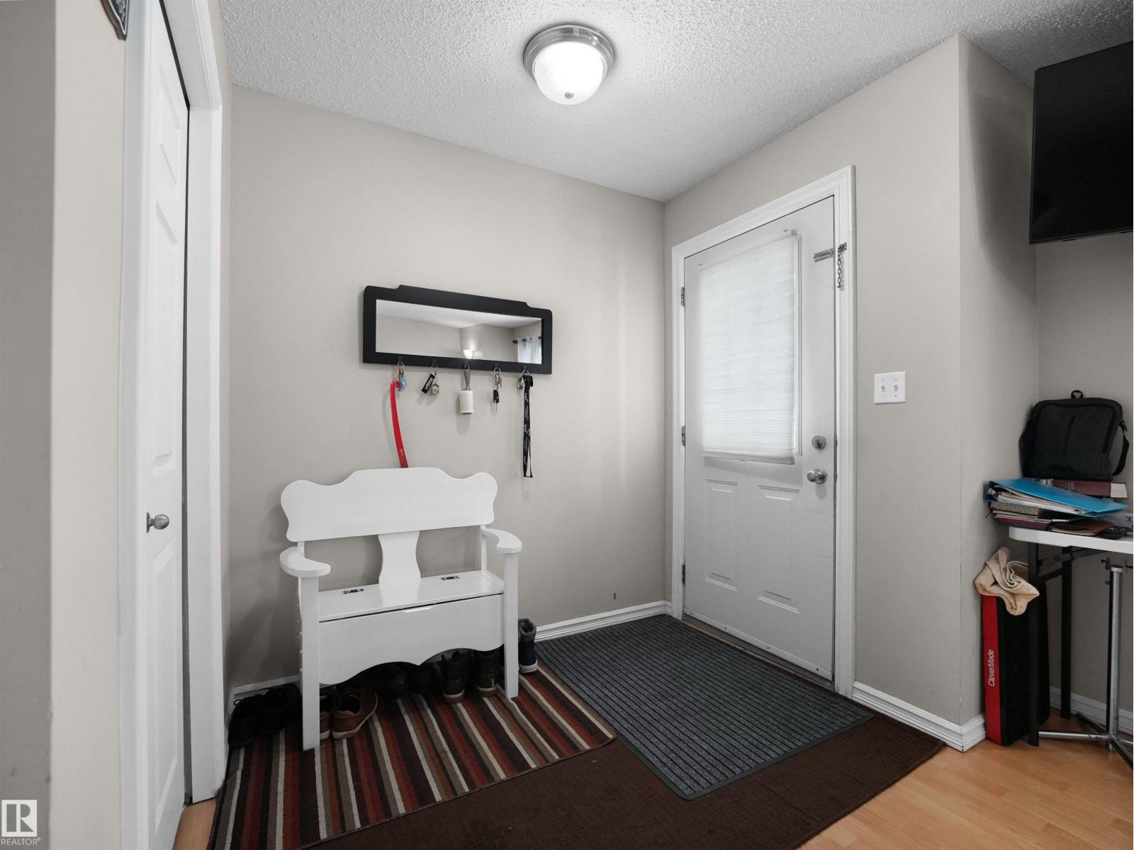 21379 89 AV NW