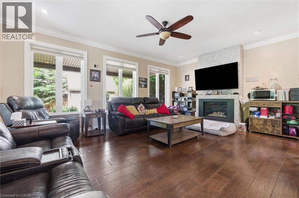 901 VALEBROOK Court