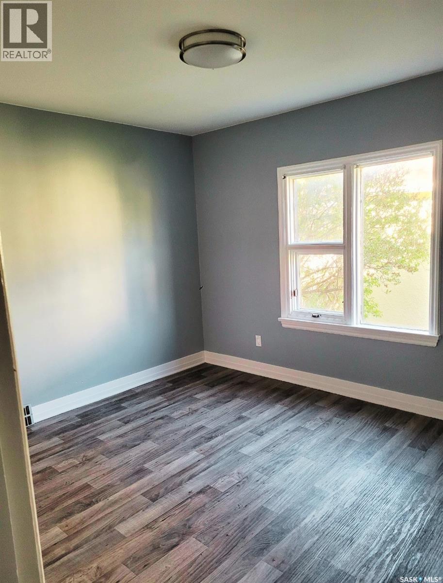 211 Broadway STREET W