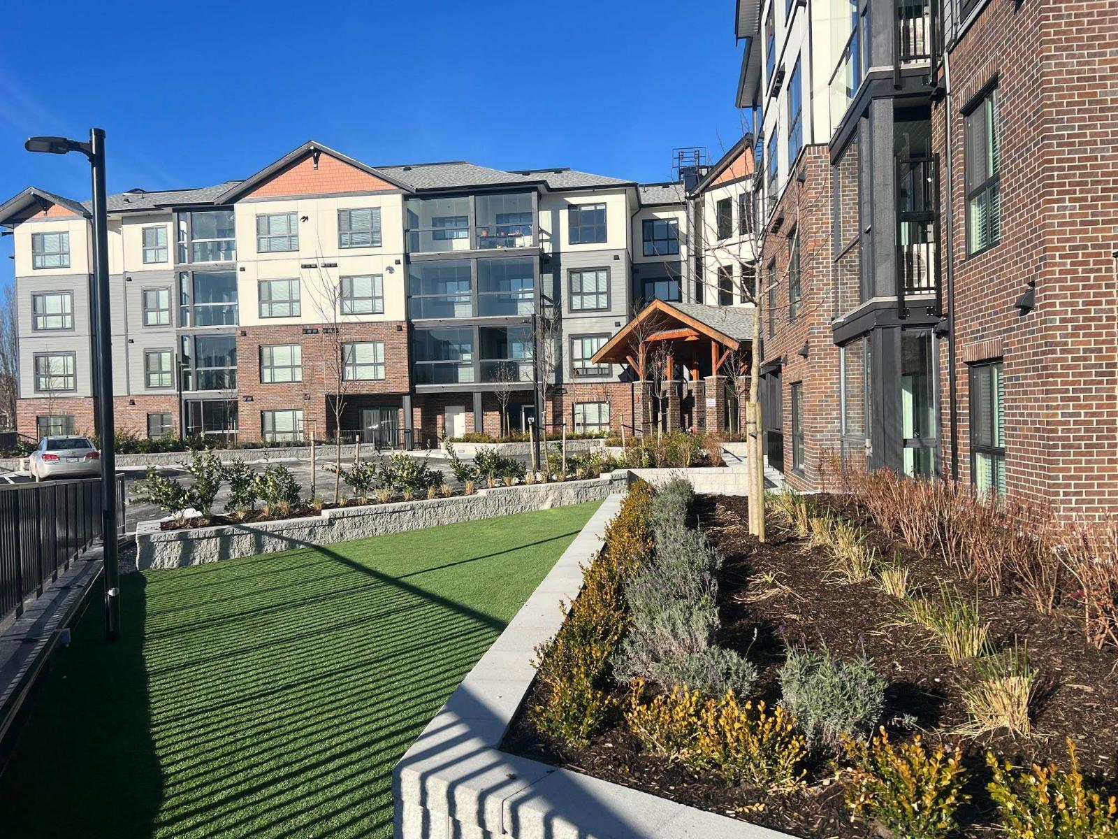 302 8497 YOUNG ROAD|Chilliwack Proper South