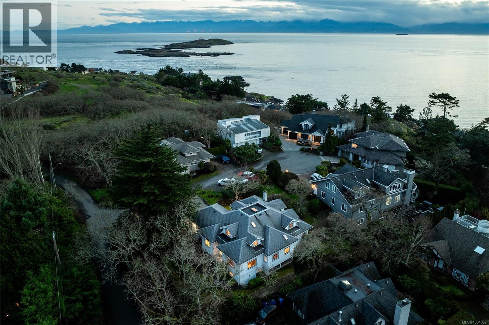 578 Island Rd