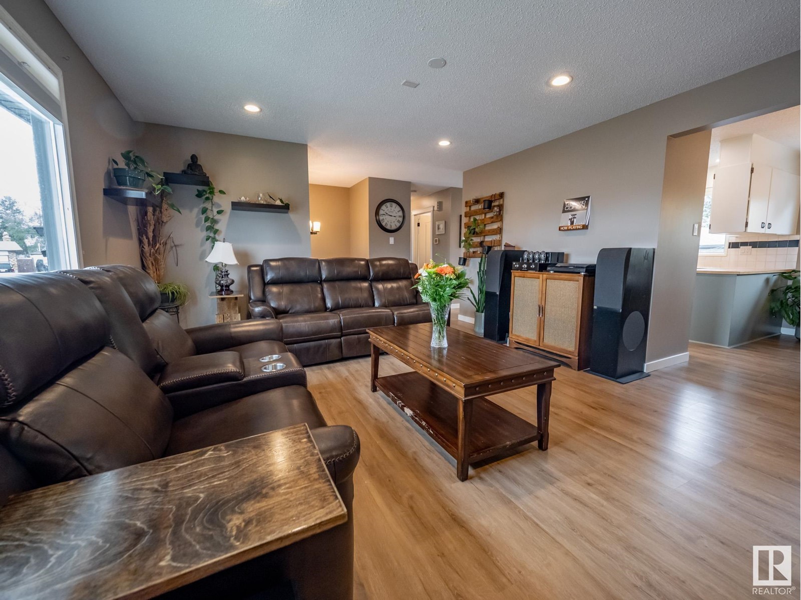11420 164 AV NW