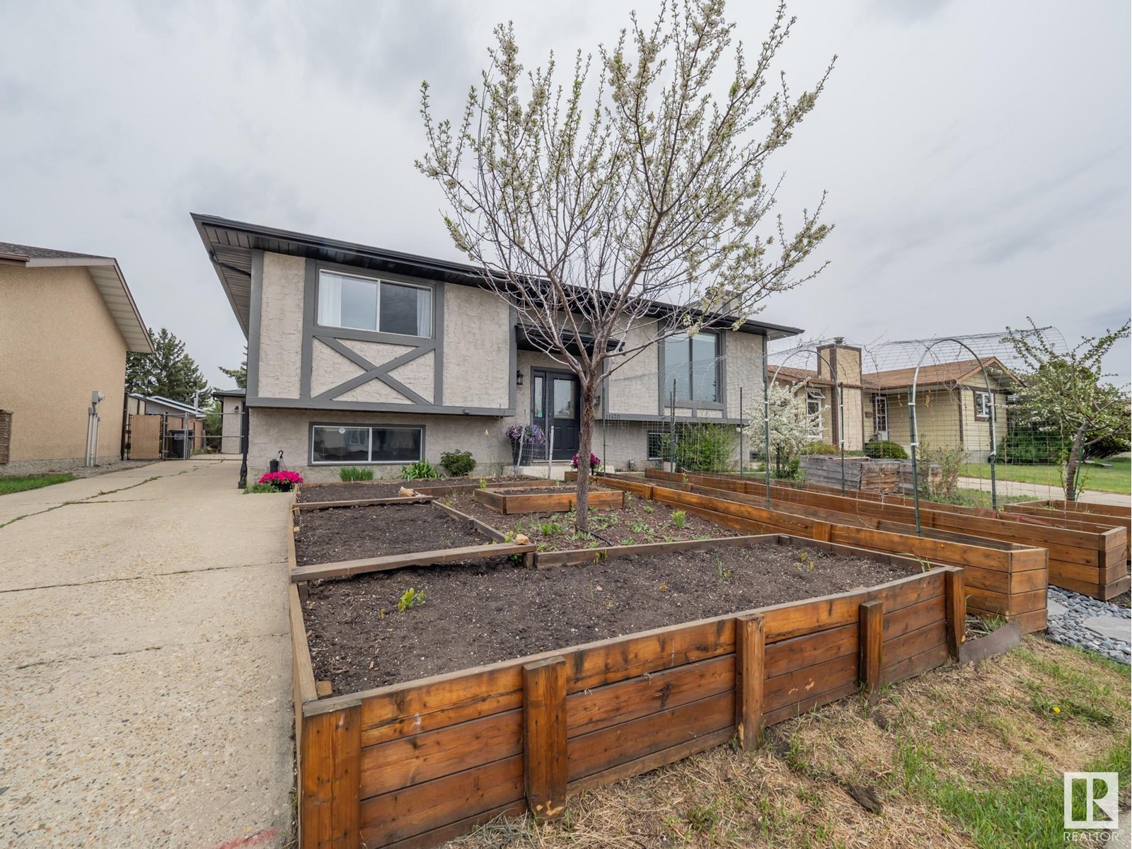 11420 164 AV NW