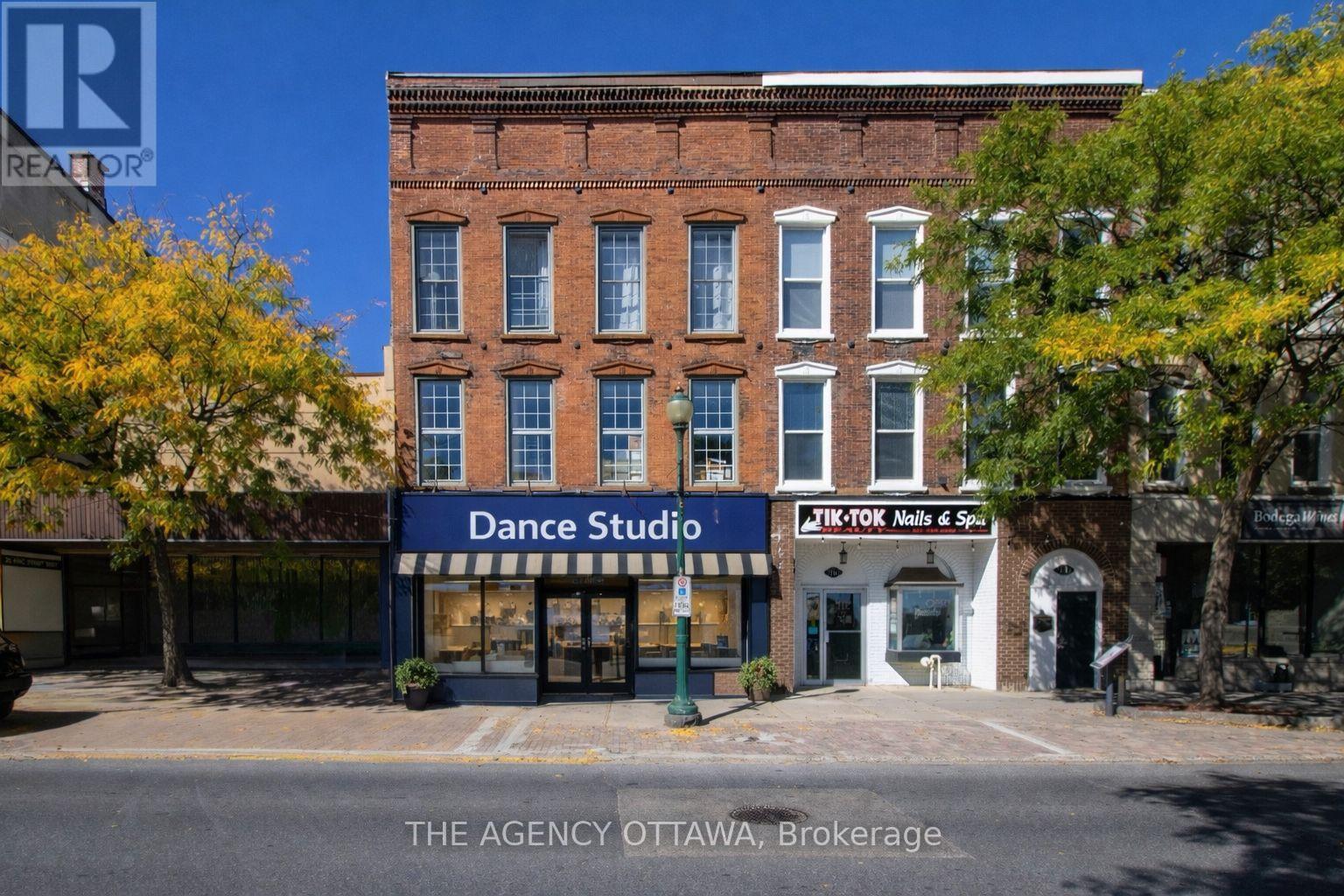 18 KING STREET W