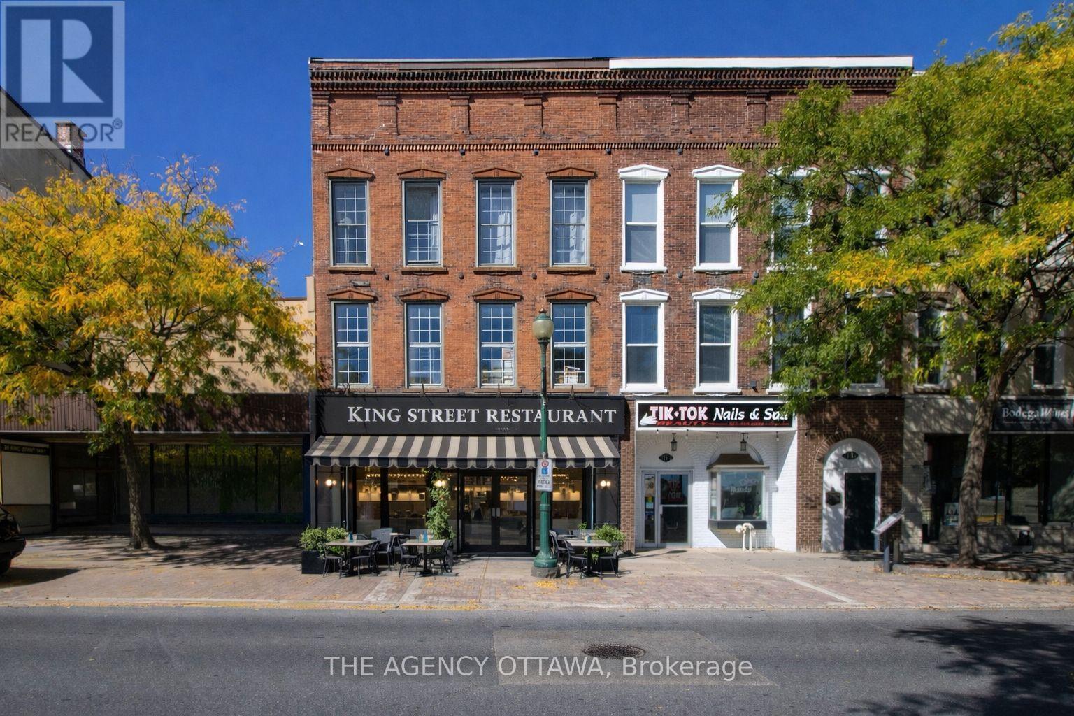 18 KING STREET W