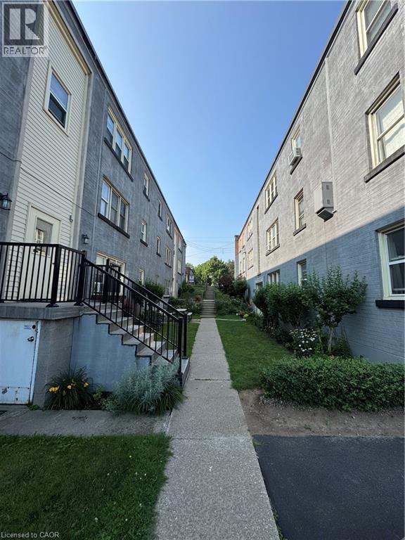 Photo 1 of 23 — 1755 KING Street Unit# 11, Hamilton, ON L8K1V6
