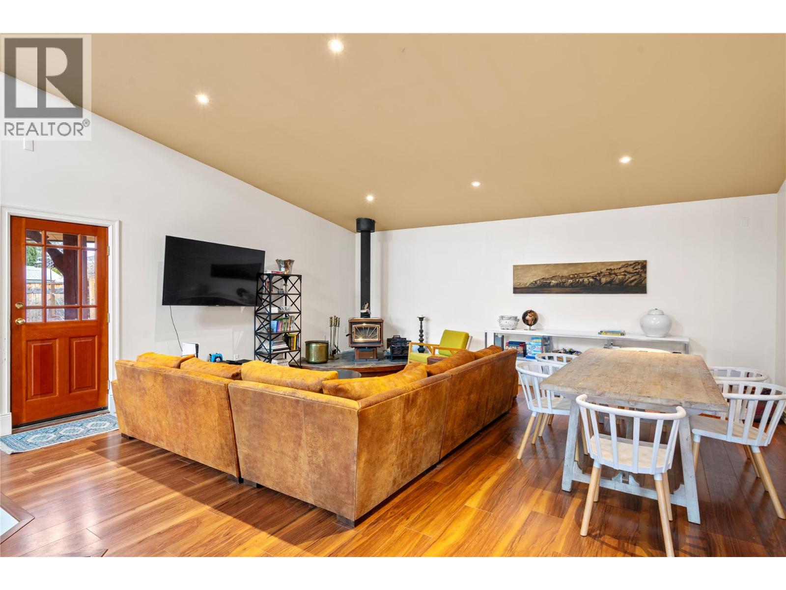 335 MIDDLE BENCH Road