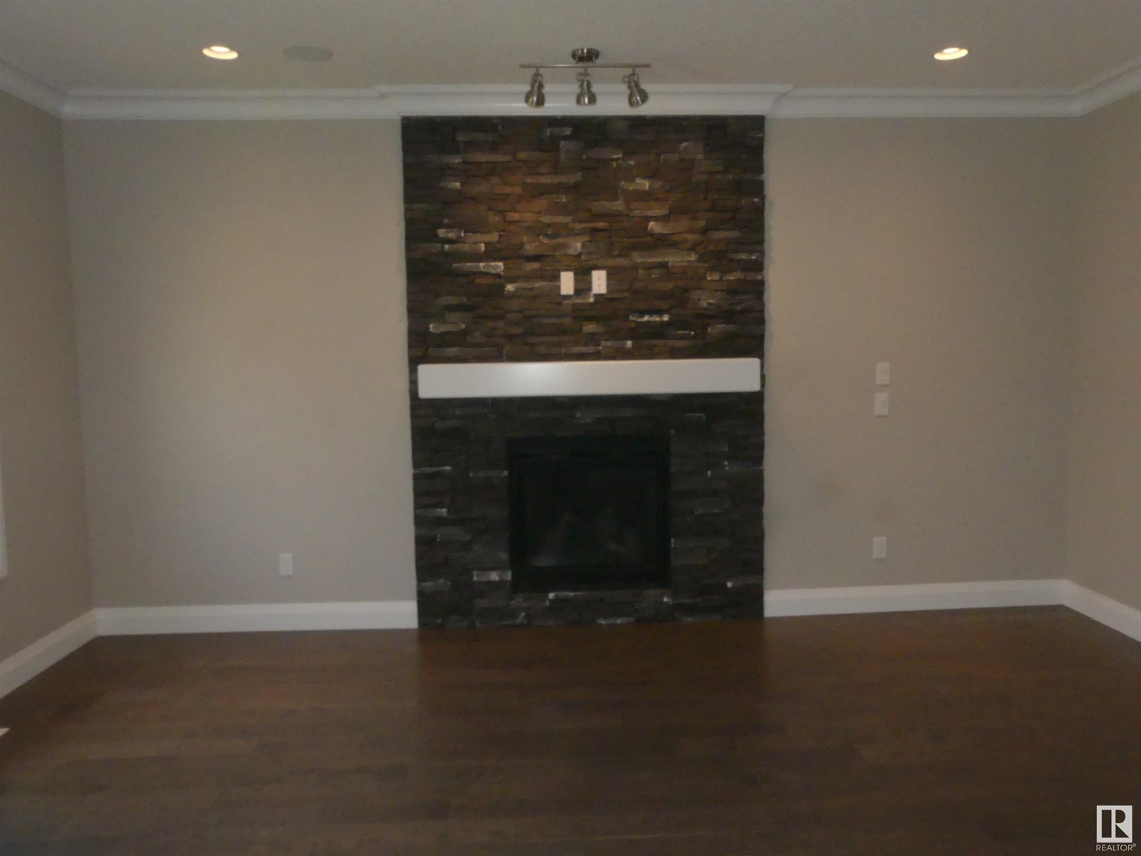 628 ORTONA WY NW NW