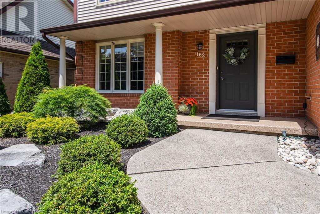 162 AMBLESIDE Court