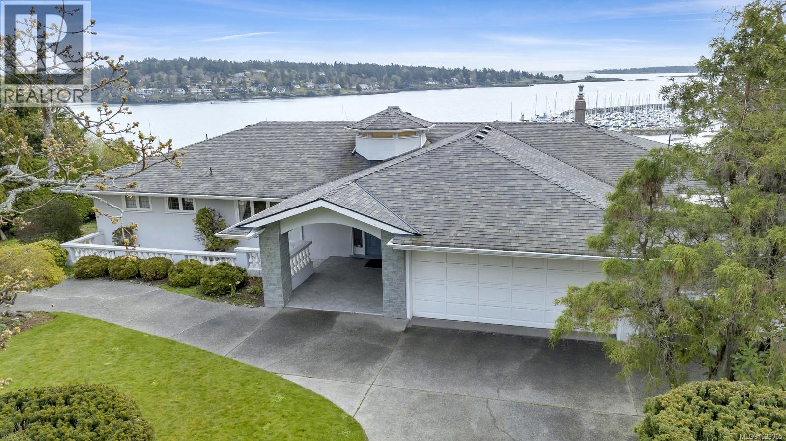 3565 Beach Dr