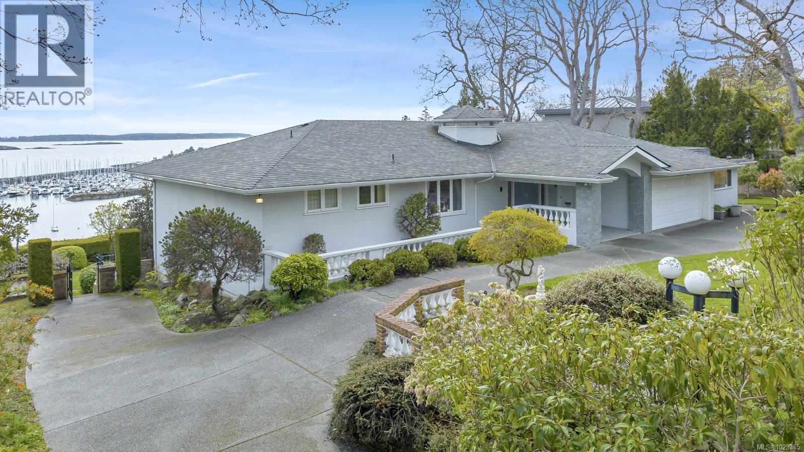 3565 Beach Dr
