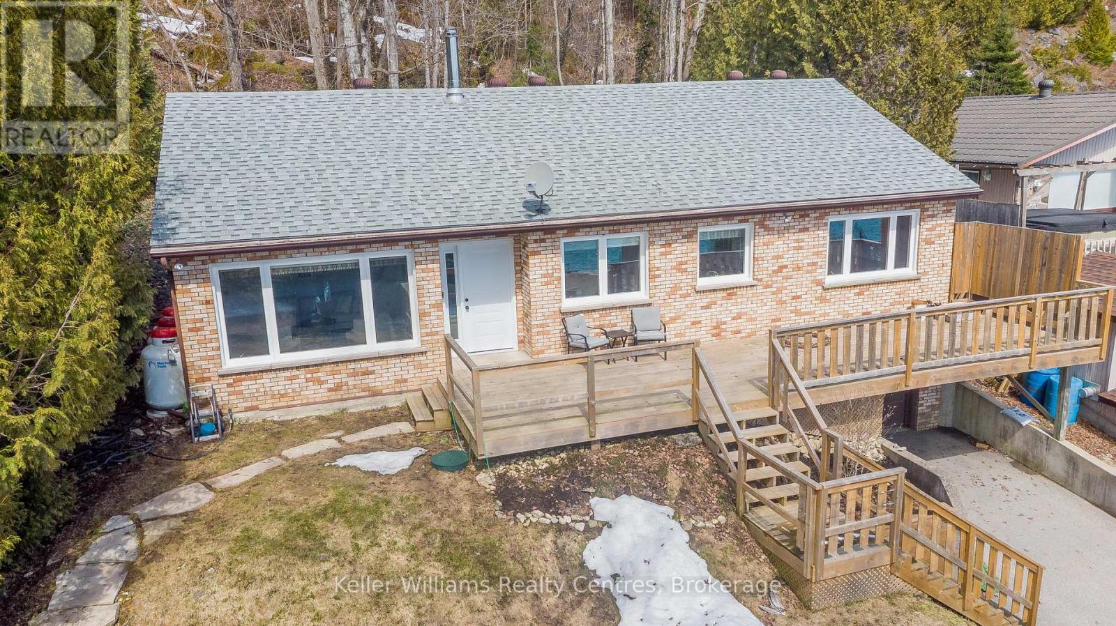 121 MALLORY BEACH ROAD