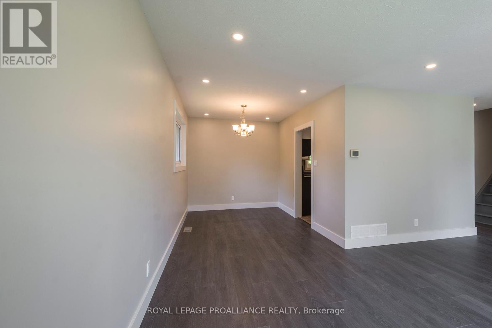 UNIT A - 20 MUNRO AVENUE