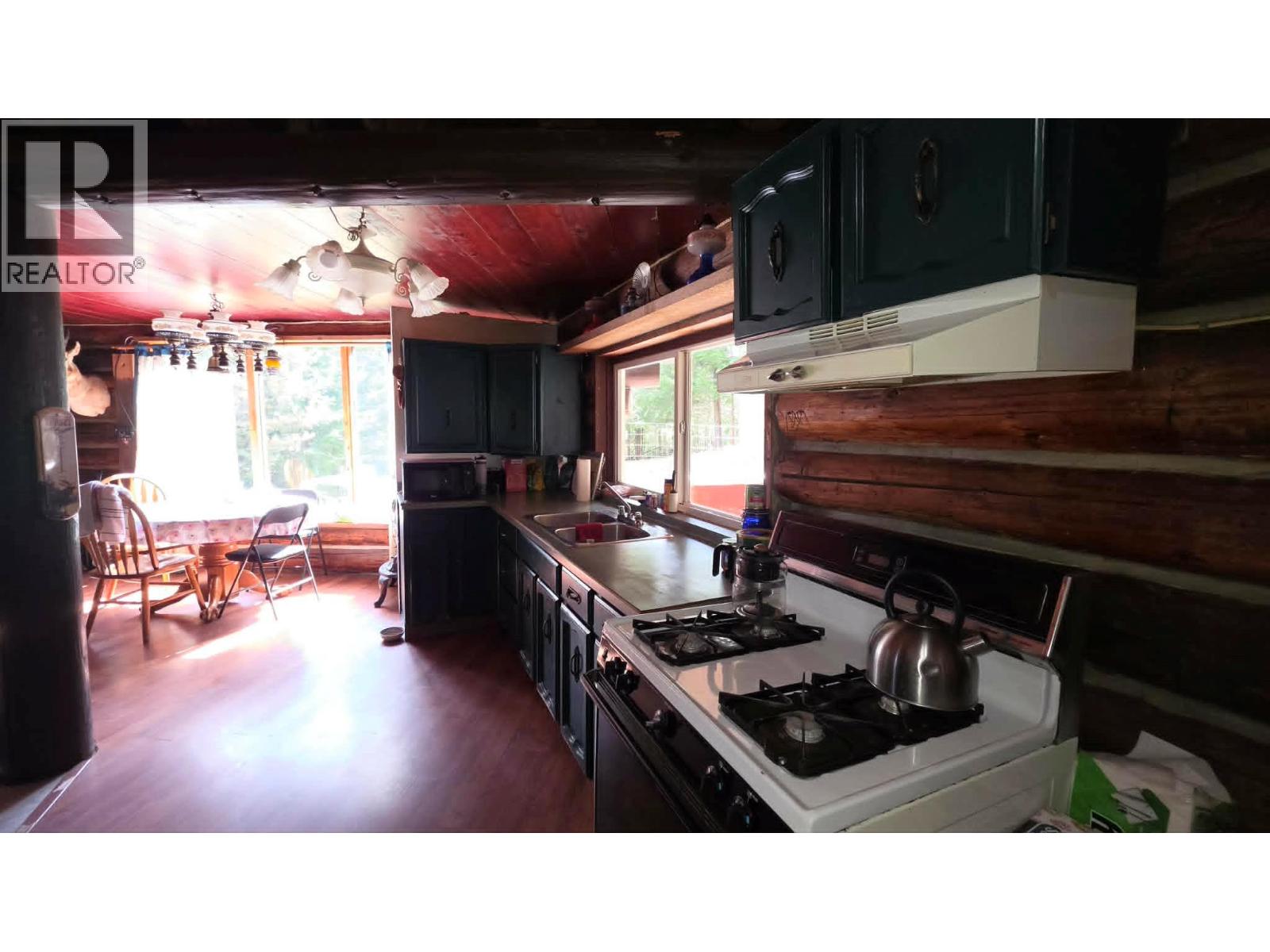 829 Bobbie Burns Road